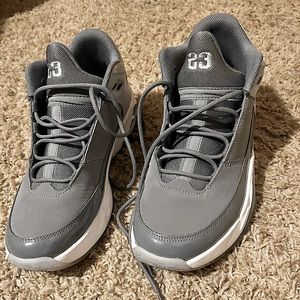 Jordan Max Aura 3 “Wolf Grey”